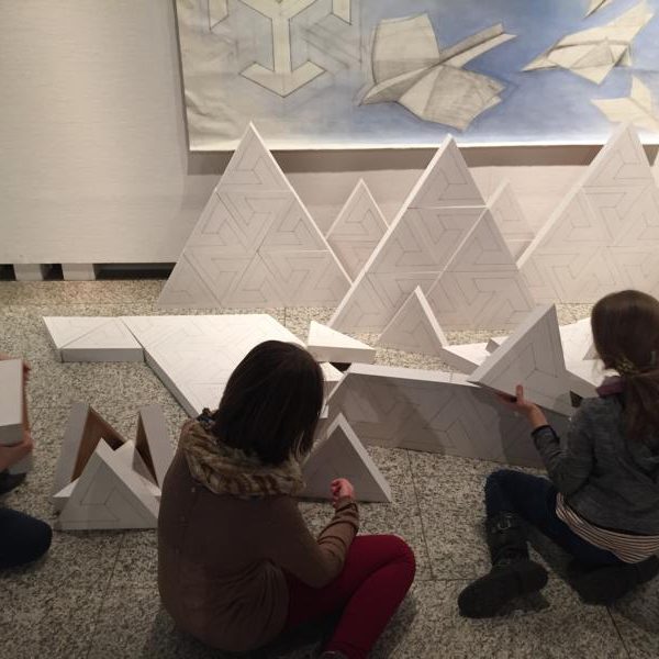 Die Klasse 4g besuchte die Kunstausstellung im Neuen Rathaus