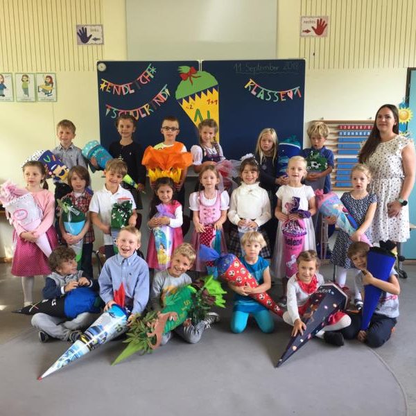 Klasse 1b mit Klasseneleiterin Frau Neubeck