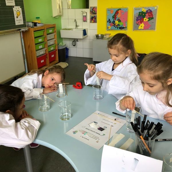 Die Klasse 1a an der Luitpoldschule bei MINTphilmal